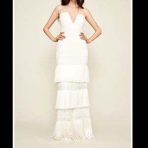 NWT Tadashi Shoji Giovanni Tiered Gown- Size 6
